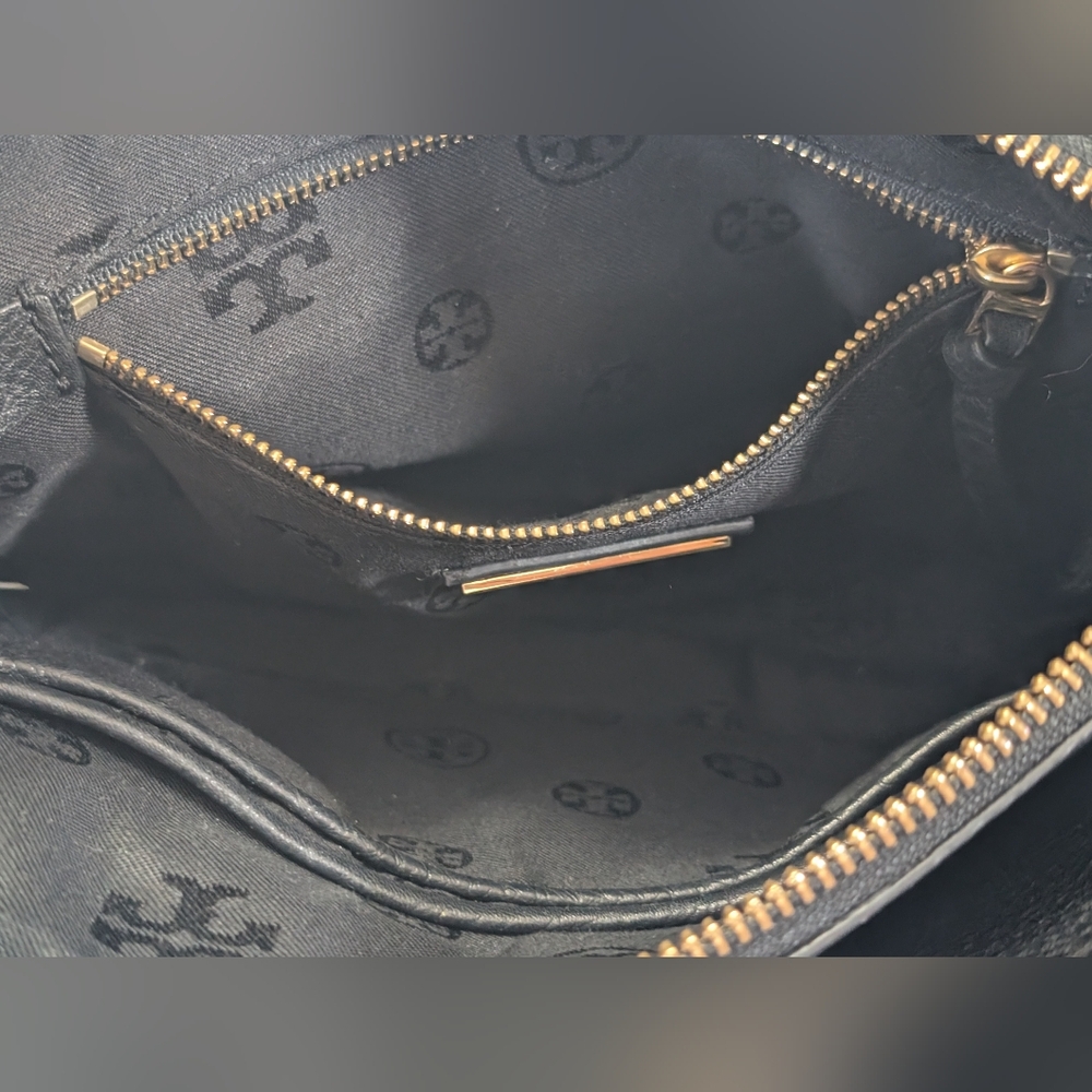TORY BURCH - Ivy Crossbody, Black Pebbled Leather, Gold Chain, EUC. - Picture 12 of 14